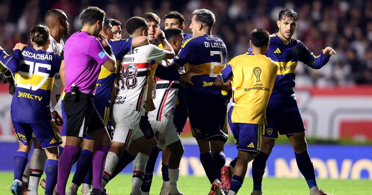 Video: fueron a buscar a Paredes en el festejo de Boca tras eliminar a San Pablo