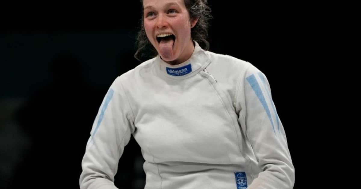 Oro para Isabel Di Tella, la esgrimista argentina que estudió en Harvard, se doctoró en el MIT y compitió con la camiseta de Racing
