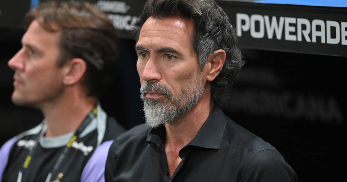Eduardo Domínguez, luego de eliminar al Santos: "Nos dejaron con vida y lo aprovechamos"