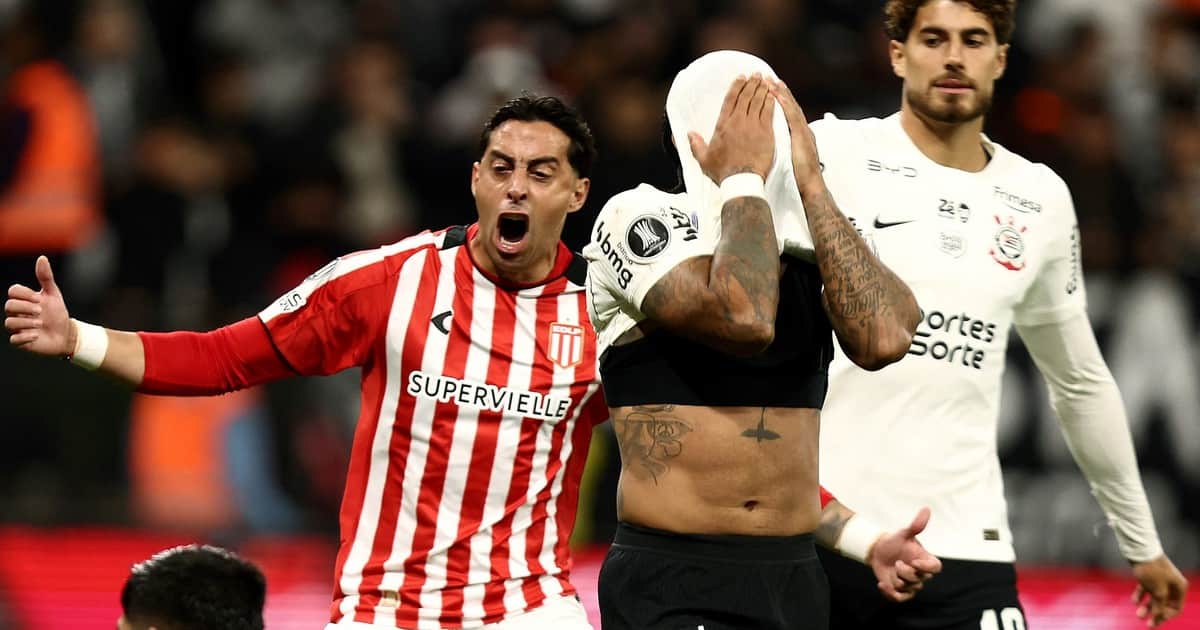 Tras quedar afuera de la Libertadores, ¿otra multa para Memphis Depay?