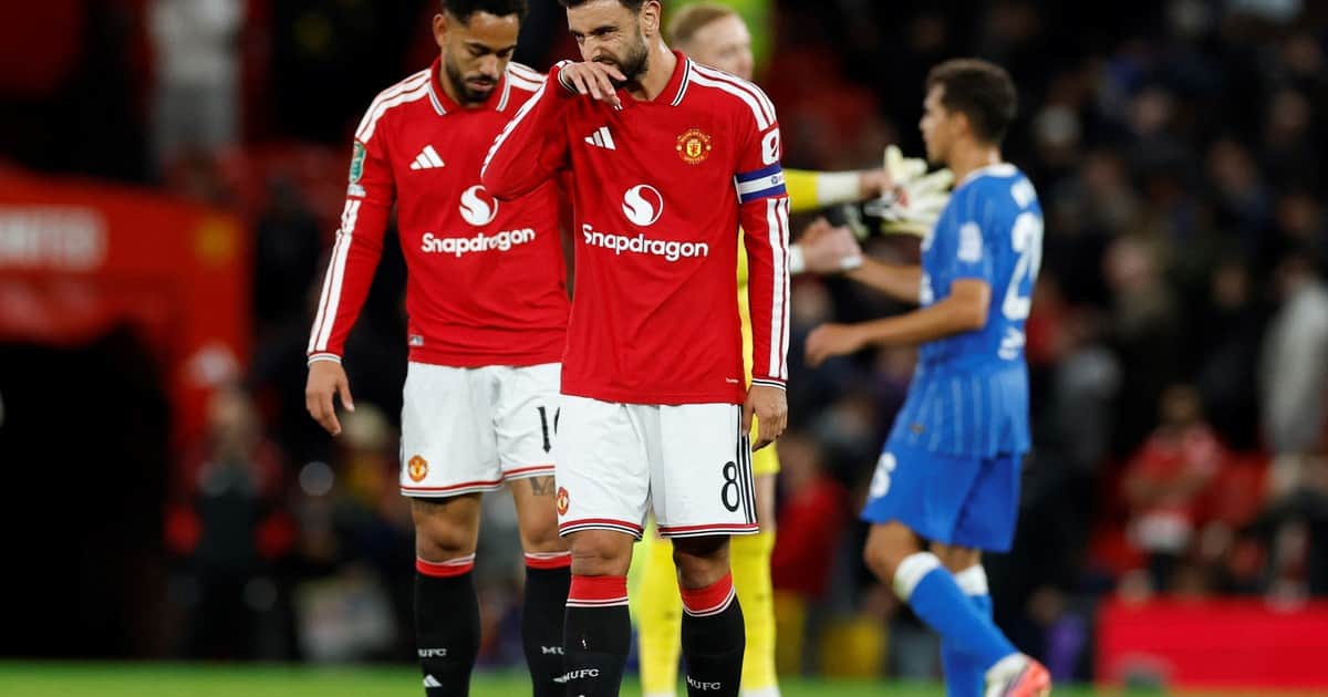 Golpazo del United: lo ganaba 2-0, se lo dieron vuelta y quedó eliminado de la EFL Cup