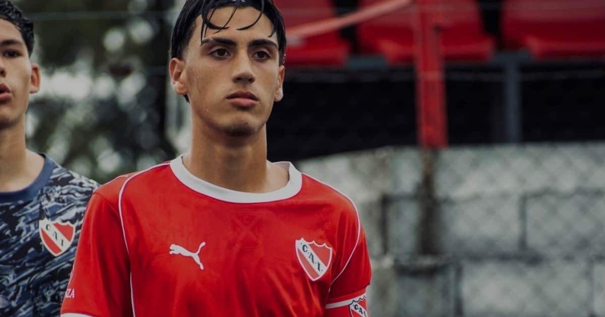 El marcador central de 15 años y 1,86 metros que sobresale en las Inferiores de Independiente: Renzo Gonella