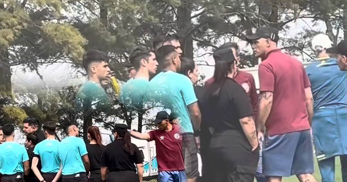 El exabrupto de José Sand contra un árbitro en las Inferiores de Lanús: "No podés dirigir ni el tránsito..."