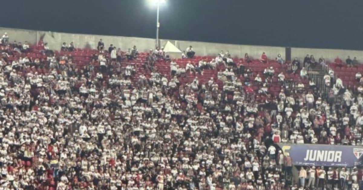 El efecto post Boca en San Pablo: 15 minutos sin cantar, estadio semi vacío y la sarcástica bandera con "silencio, estamos jugando"