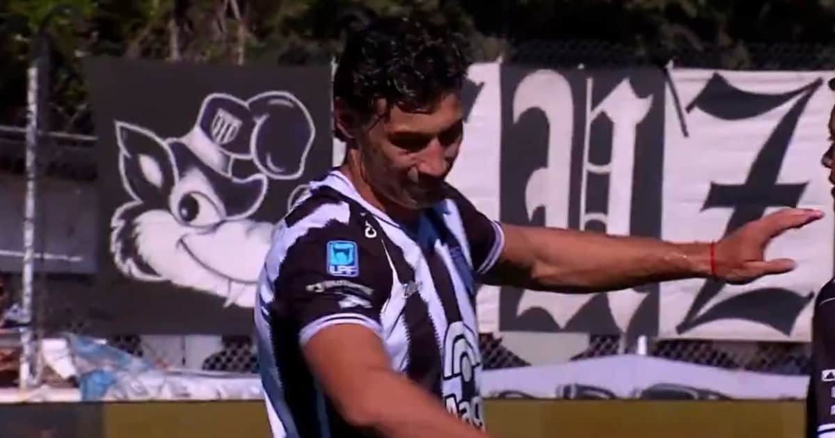 Video: la polémica roja a un jugador de Gimnasia de Mendoza ante Riestra