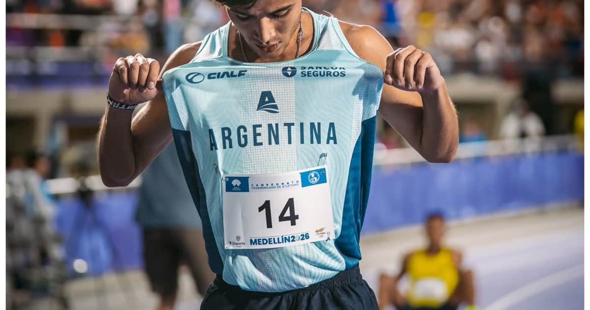 Es salteño, compite en Estados Unidos y logró la primera medalla argentina en atletismo en los Suramericanos