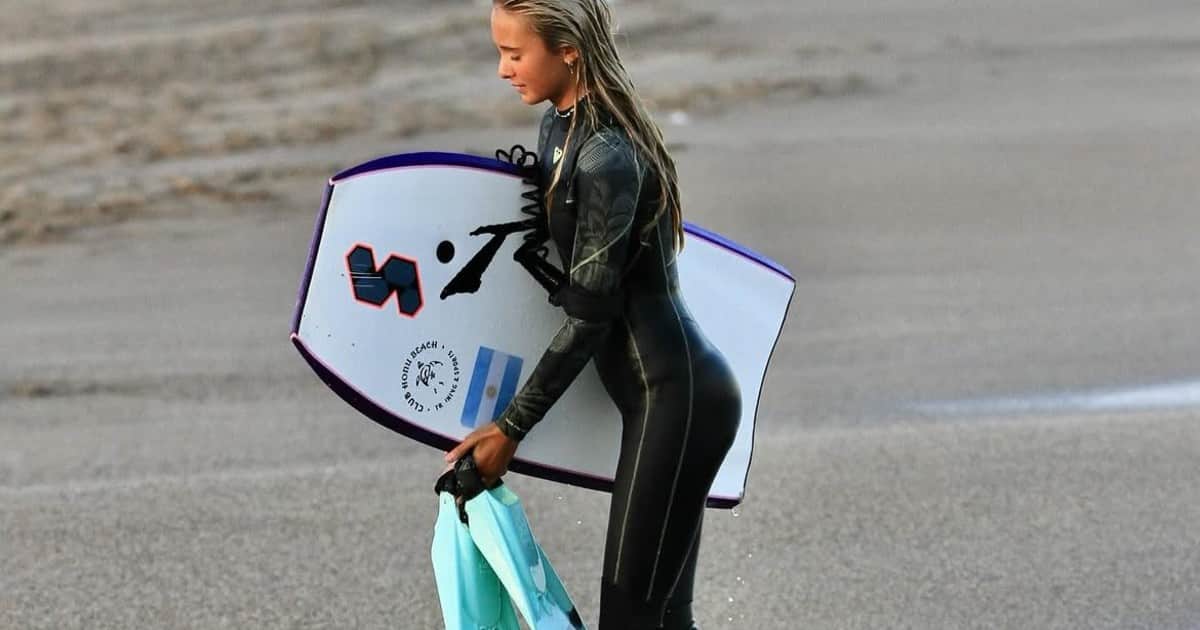 Tiene 14 años, es hija de un reconocido futbolista, venció a una campeona panamericana en surf y aseguró otra medalla para Argentina en los Suramericanos
