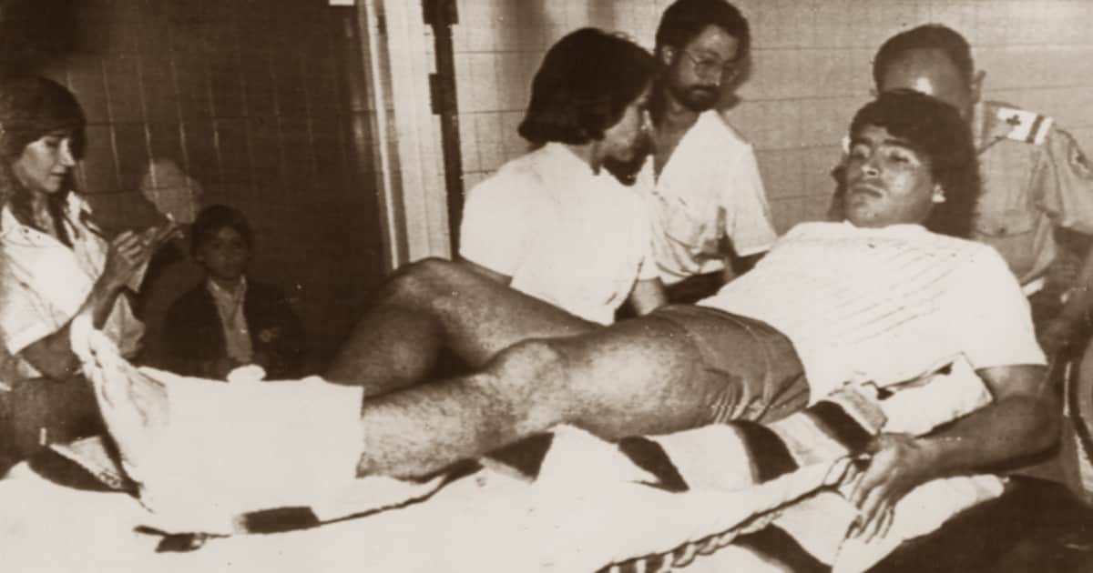 Maradona, la patada de Goikoetxea y 106 días de dolor: a 43 años de una lesión histórica