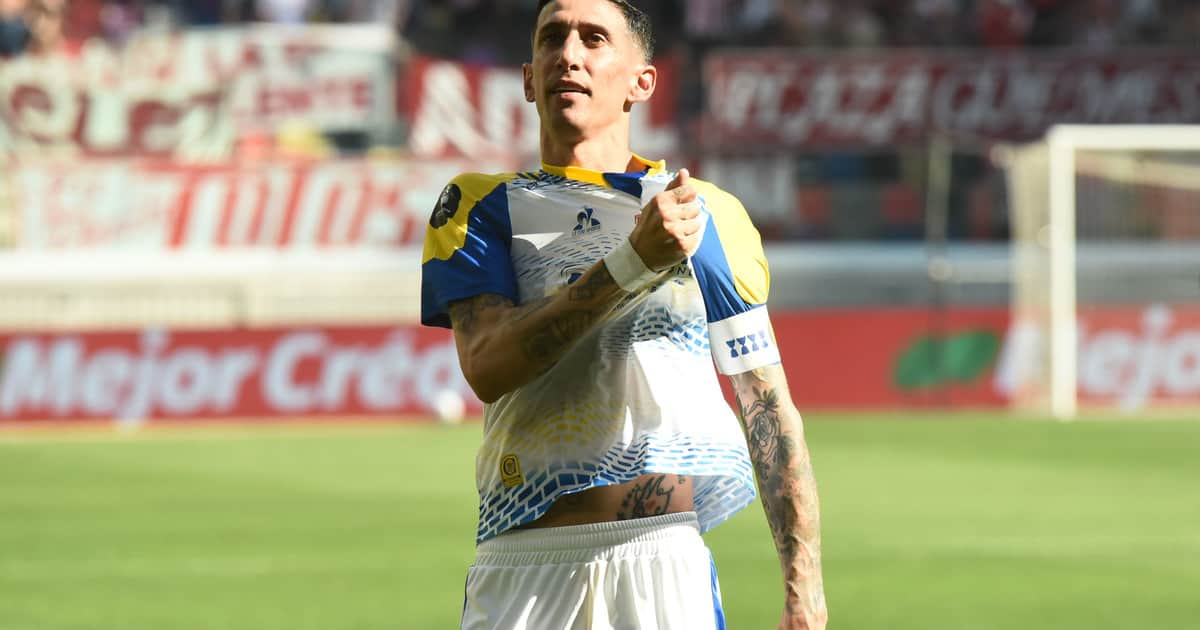Video: el golazo de tiro libre de Di María a Estudiantes en la Supercopa Internacional