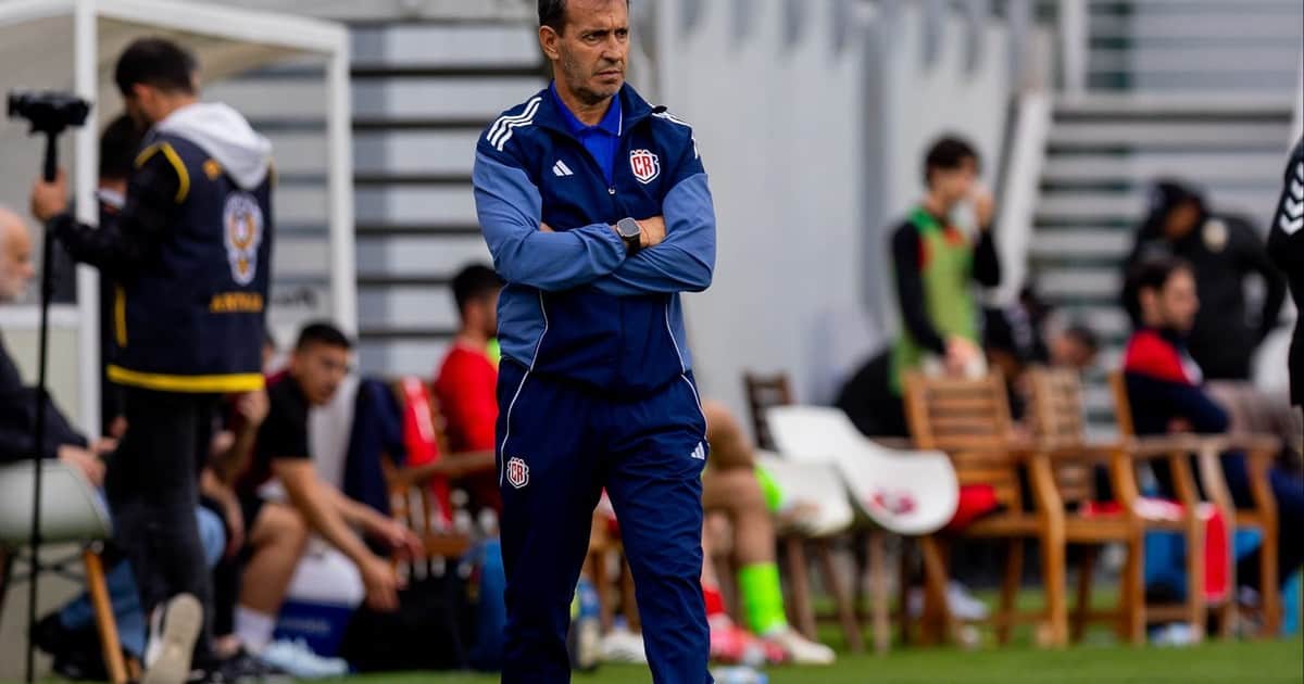 Costa Rica volvió a perder y peligra la continuidad del Bocha Batista