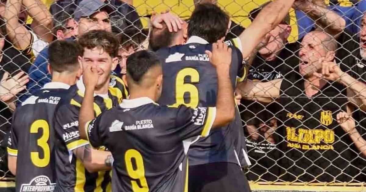 El tenso cruce de un hincha de Olimpo con el árbitro tras el triunfo ante Gimnasia de Chivilcoy: "Son unos delincuentes"