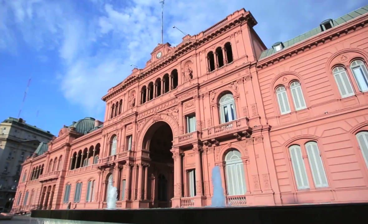Una policía convulsionó en Casa Rosada y fue trasladada al Churruca en helicóptero