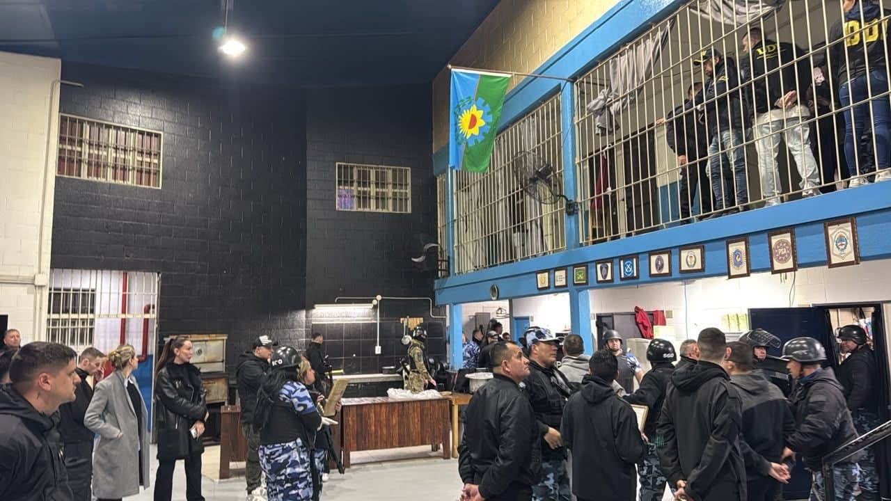 Presos denunciaron que "La Comitiva" vació el gimnasio y los entregó a funcionarios del Penal para "comprar impunidad"