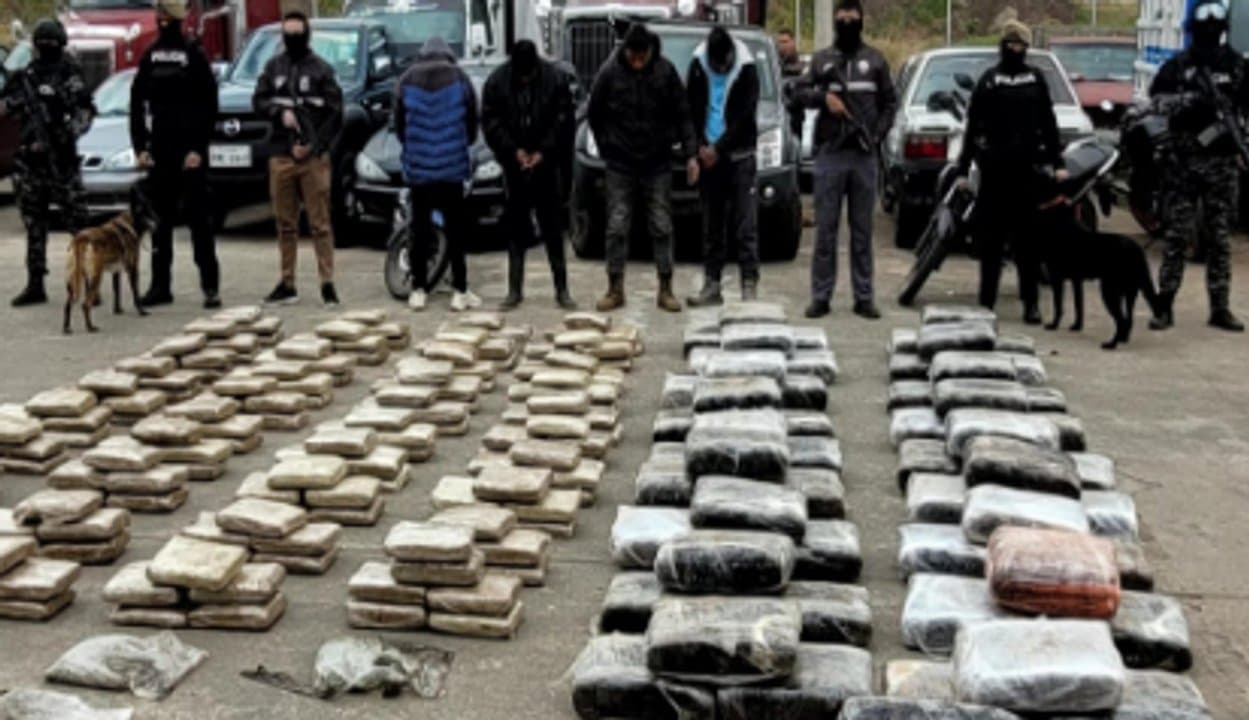 Ecuador incauta más de dos toneladas de cocaína con destino a Suecia