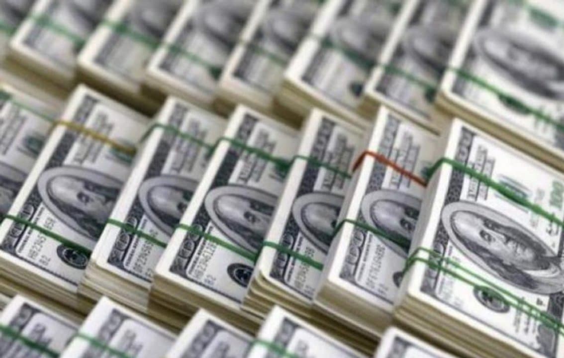 El dólar mayorista operó con leve baja