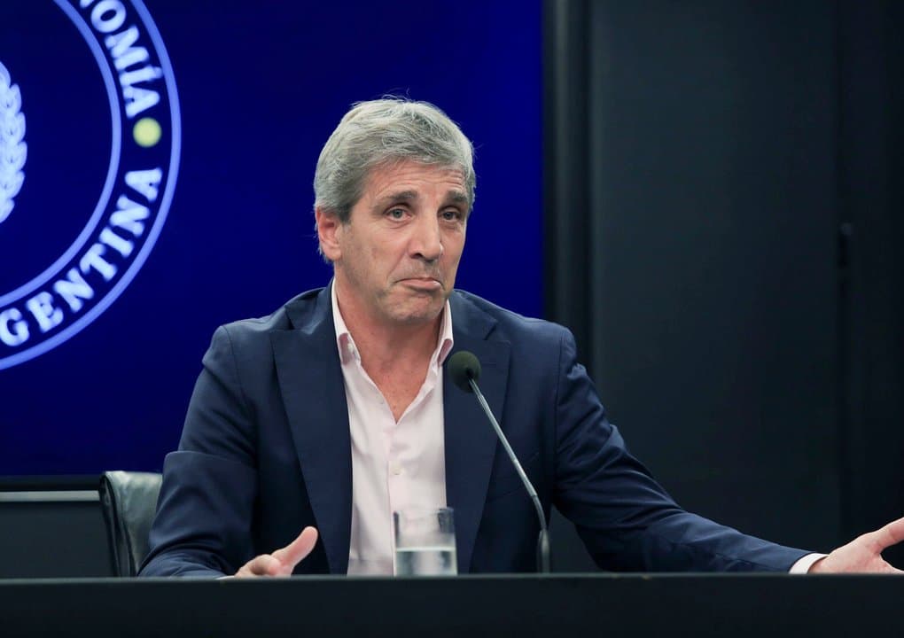 Caputo reafirmó el rumbo económico y descartó medidas para aumentar el gasto público: “Soy extremadamente ortodoxo”