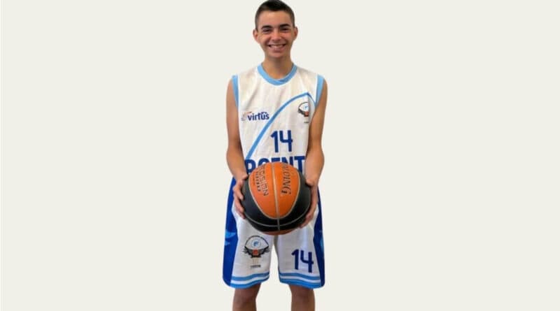 Mateo Suárez Conti, jugador de la selección argentina de básquet adaptado, reconocido por el Concejo Deliberante