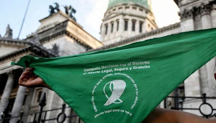 Cómo es el acceso a la IVE en Córdoba y qué obstáculos persisten para garantizar el derecho