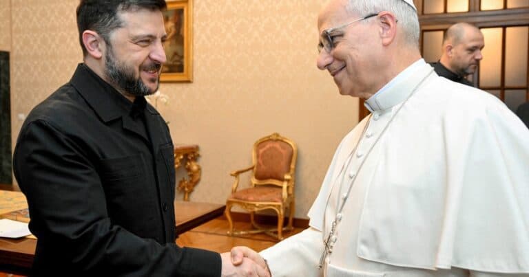 El Papa recibió a Zelenski en el Vaticano y expresó su «urgente deseo» de que el diálogo lleve a una paz justa