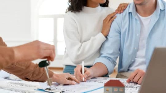 RDEco: advierten que las tasas de los créditos son una traba para la recuperación financiera