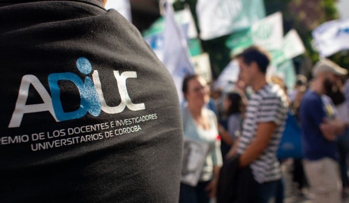 Paro universitario: cuánto perdió el salario docente y qué reclama ADIUC