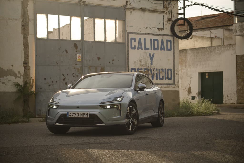 A los mandos del Polestar 4: el coche eléctrico chino con ADN sueco que rompe moldes