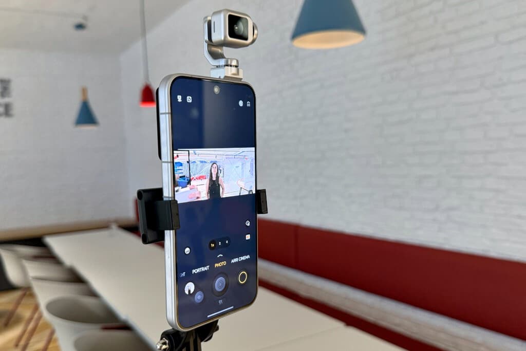 He probado el Honor Robot Phone con su cámara robotizada y estas son las ocho cosas donde más se diferencia del resto