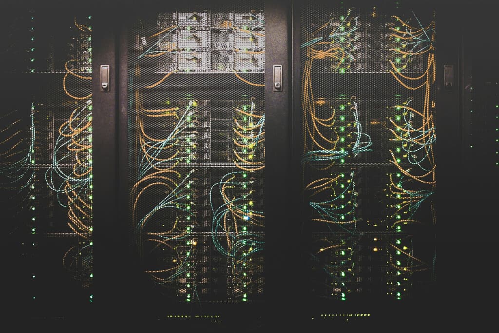 España quiere dejar de depender de Huawei. El problema es que primero tiene que pagar millones por seguir dependiendo de Huawei