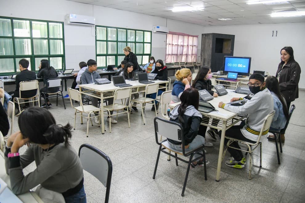 Fuerte retroceso argentino en las pruebas PISA: bajaron Matemática, Lectura y Ciencias