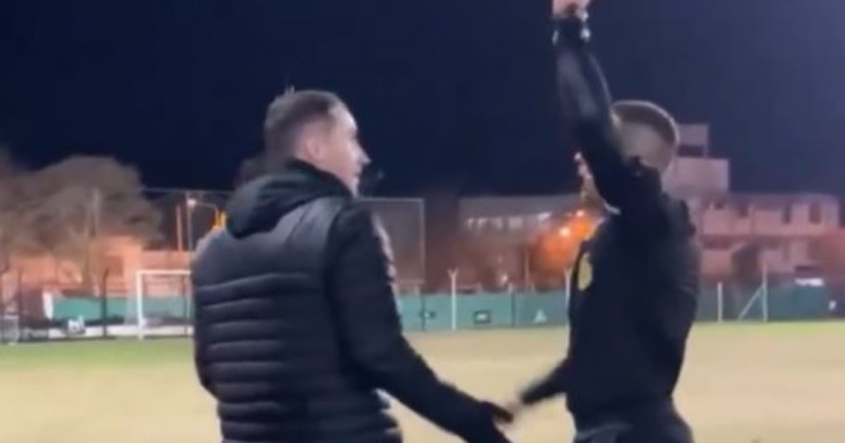 El insólito cruce entre un árbitro y un ex Boca: "¿Cuántos años tenés en el fútbol?"