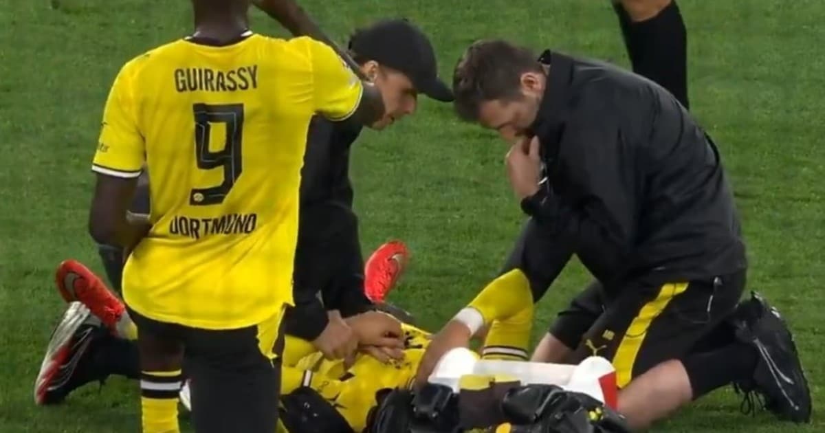 Otro susto en Europa: la joya del Dortmund pidió el cambio y terminó en el hospital