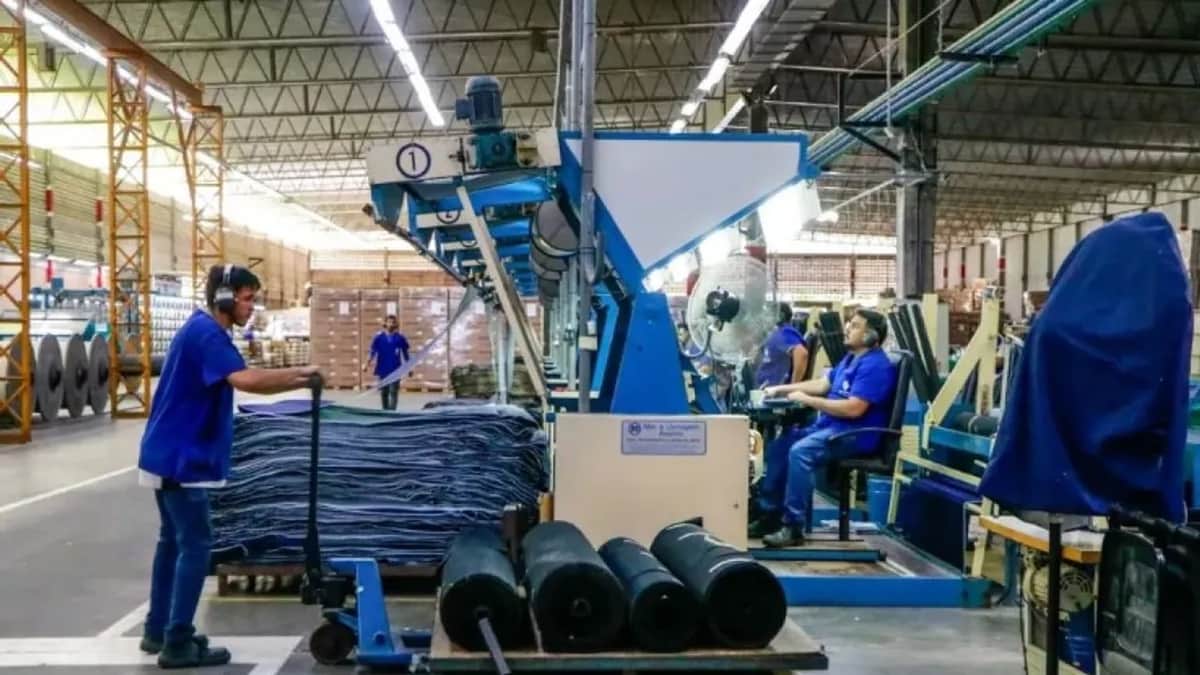 Deterioro industrial en julio: caen la producción y las ventas por la debilidad del mercado interno