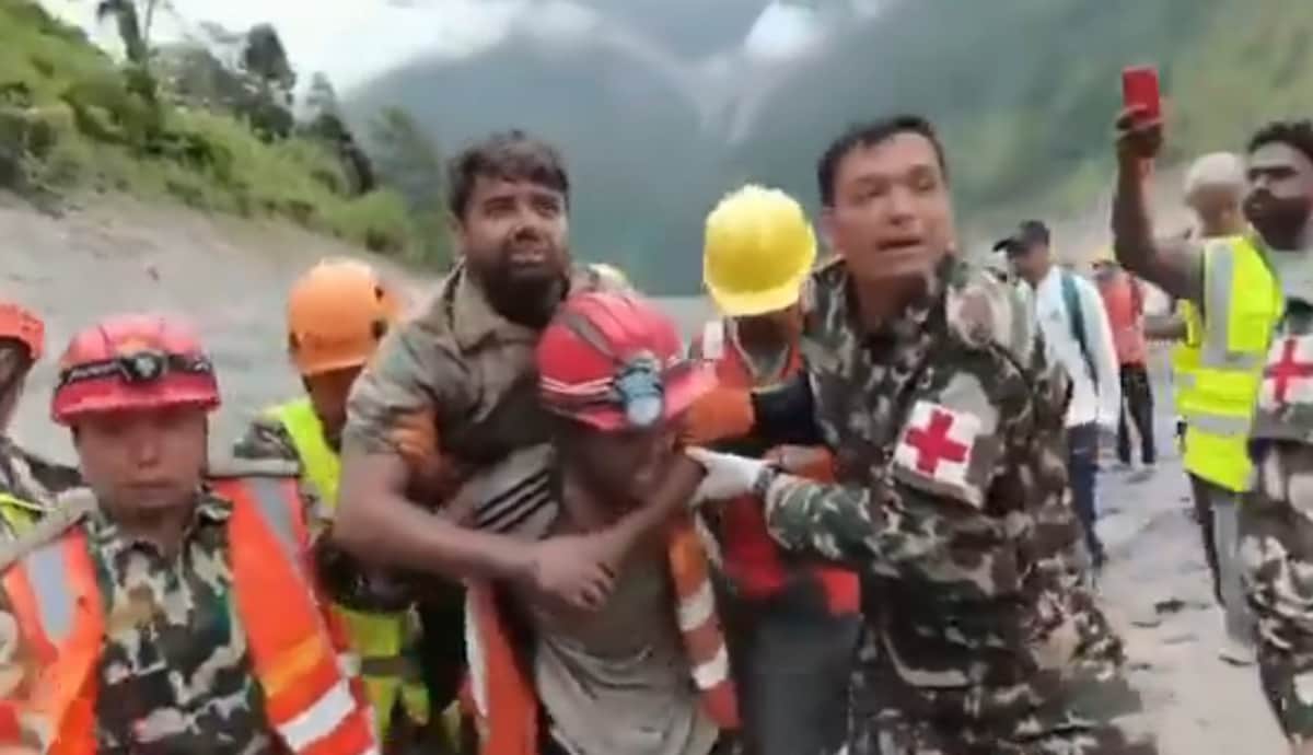 Nepal: rescatan con vida a dos trabajadores atrapados 9 días en el túnel de una hidroeléctrica