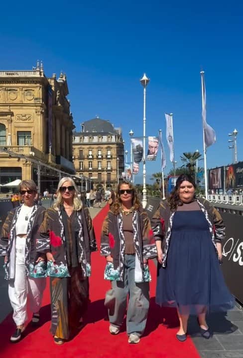 Actrices argentinas lucieron en el Festival de San Sebastián remeras con la leyenda “Las Malvinas son argentinas”