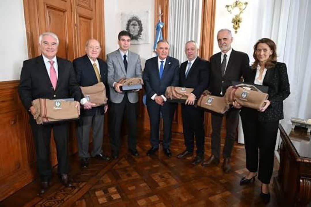 Jaldo autorizó hasta $5.566 millones para que tres municipios paguen salarios