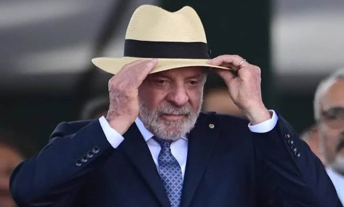 Lula aventaja a Flávio Bolsonaro para elecciones del domingo en Brasil