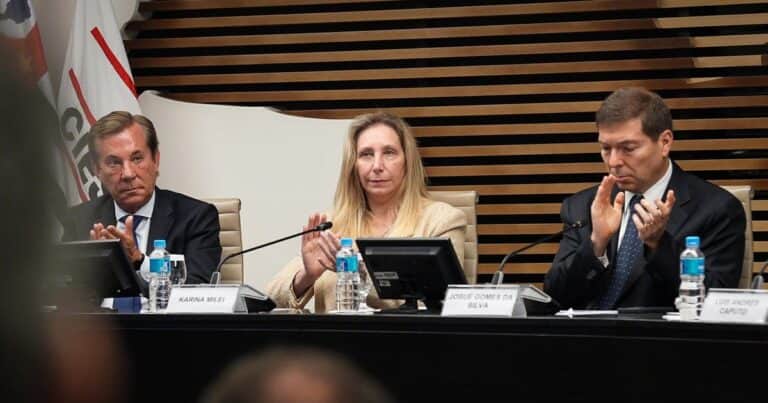 Karina Milei más empoderada: charlas con empresarios, viajes al exterior y operaciones en el Congreso