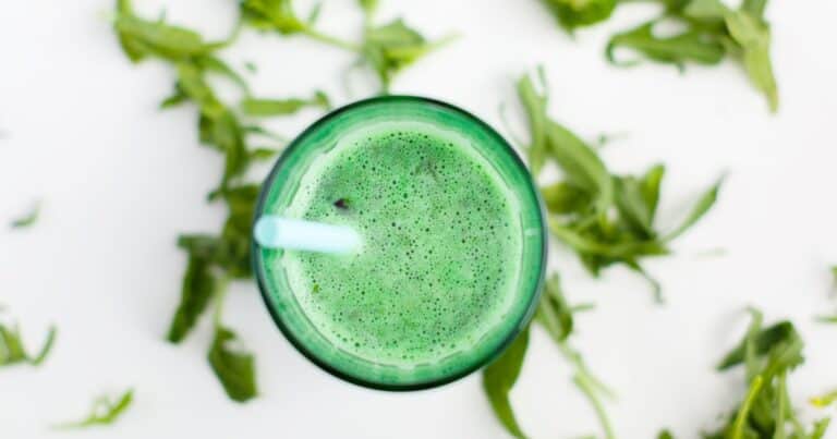 Cuáles son los beneficios de tomar licuado de banana, espinaca y avena a la mañana