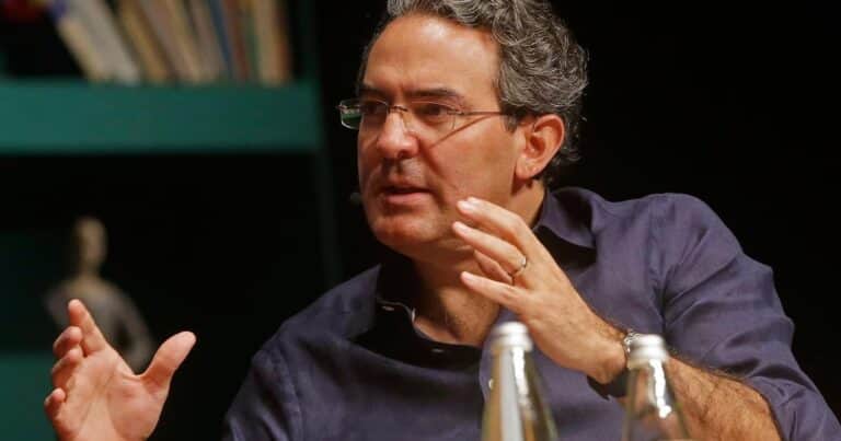 Juan Gabriel Vásquez y la fascinante biografía novelada de Feliza Bursztyn