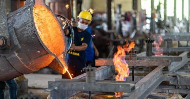 La inversión se desplomó casi un 14% interanual en 2024, el nivel más bajo en cuatro años
