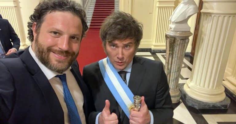Quién es Santiago Oría, el cineasta de Milei que intenta desacreditar a los medios con el escándalo Caputo-Manes