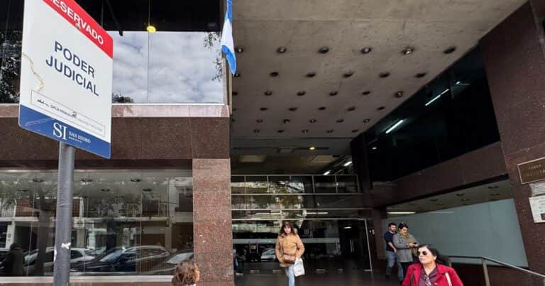Seis allanamientos por el supuesto documental en el juicio de Diego Maradona: identificaron a dos personas que tomaban imágenes