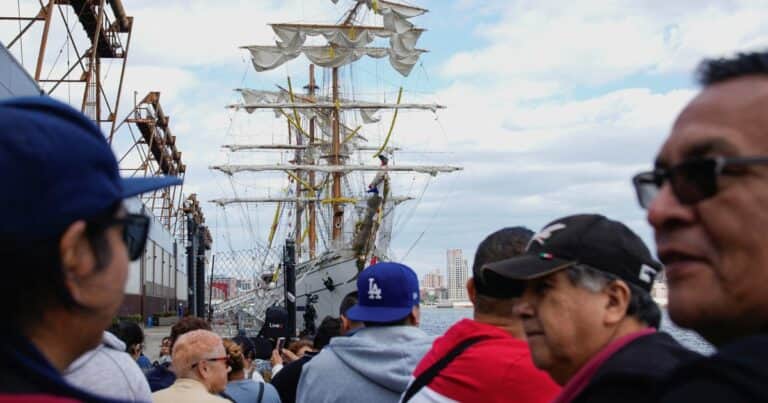 “Había marineros colgando”: el desgarrador relato de un testigo del choque del buque contra el puente de Brooklyn