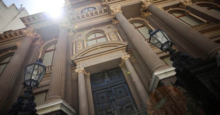 La Argentina entró en rojo en un número que preocupa al FMI: el déficit externo superó U$S 5.000 millones
