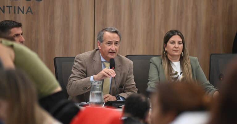Diputados: la oposición dictaminó el proyecto de modificación de DNU que limita el poder de Milei