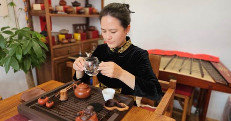 Una tarde con una sommelier en China: los 5 pasos para sentir al máximo el sabor del té