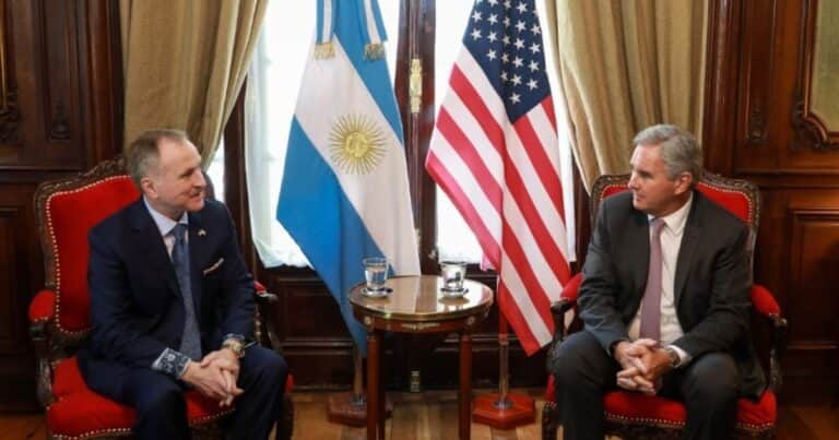 Quirno debuta como canciller en Washington y busca acelerar el acuerdo comercial