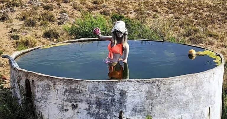 Misterio por la desaparición de una obra de arte en un pueblo: «No es un maniquí cualquiera»