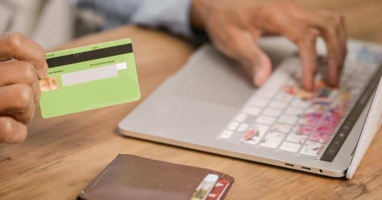 A pesar de la baja de tasas, el costo financiero de un préstamo puede llegar a 300%