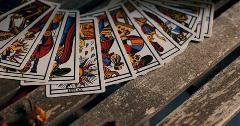 Horóscopo del Tarot de diciembre 2025: el mensaje de los arcanos para cada signo
